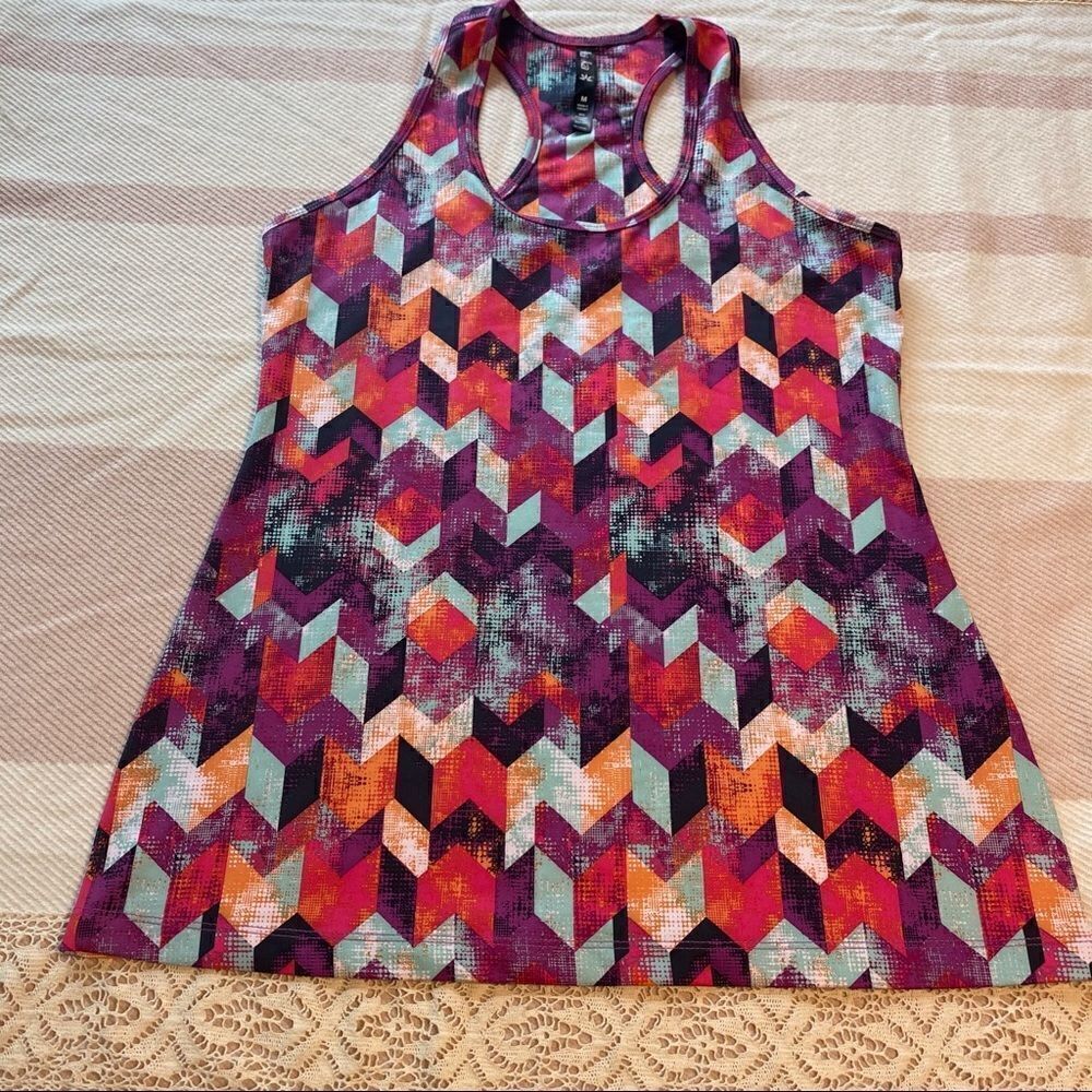 Lukka Racer Back Chevron Design Tank, Size Medium